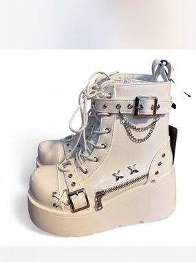 BNWT DevilInspired Transfer Student White & silver platform boots Punk Lolita